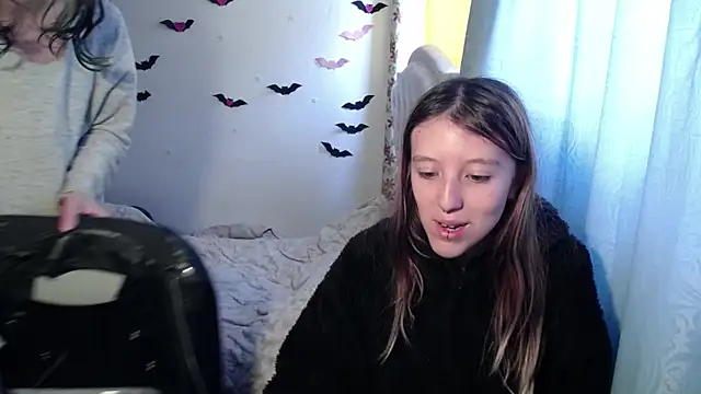 Snapshot of BRIAR_AND_BLAIR chatting on September 29, 2025, 4:34 pm BRIAR AND BLAIR online show from September 29, 2025, 4:34 pm