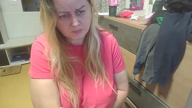 Meliss Official9 online show from February 23, 2026, 10:21 pm