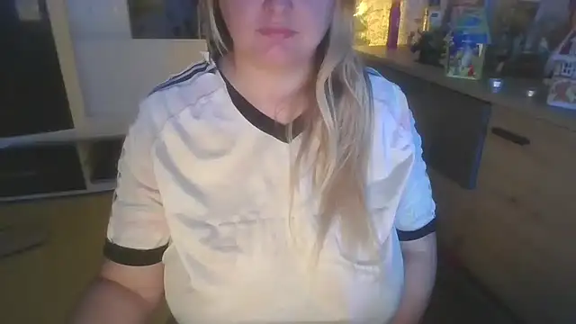 Meliss Official9 online show from January 11, 2026, 8:16 pm