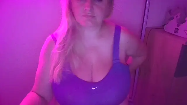 Meliss Official9 online show from July 11, 2026, 7:03 pm