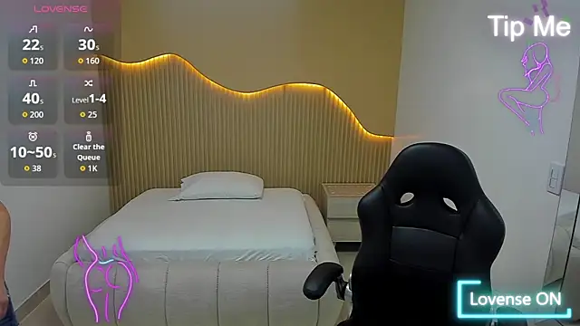 Snapshot of MAGNOLEROY chatting on April 11, 2026, 1:37 pm MAGNOLEROY online show from April 11, 2026, 1:37 pm