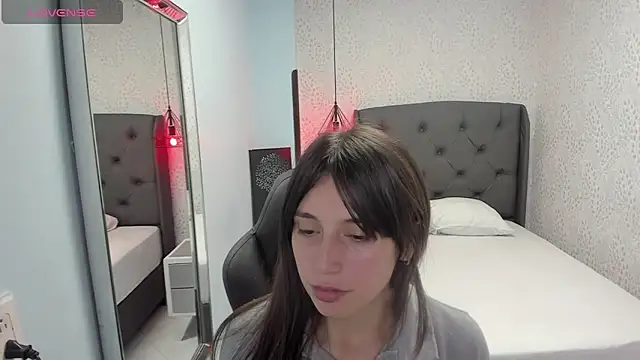 MAGNOLEROY online show from November 28, 2025, 12:27 pm