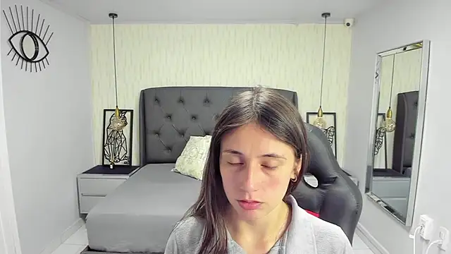 MAGNOLEROY online show from September 17, 2025, 12:29 pm