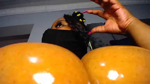 Snapshot of XPanther_24 chatting on February 9, 2026, 11:30 am XPanther 24 online show from February 9, 2026, 11:30 am