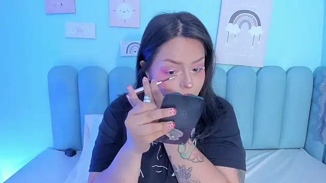 curvy rousi online show from September 17, 2025, 11:45 am