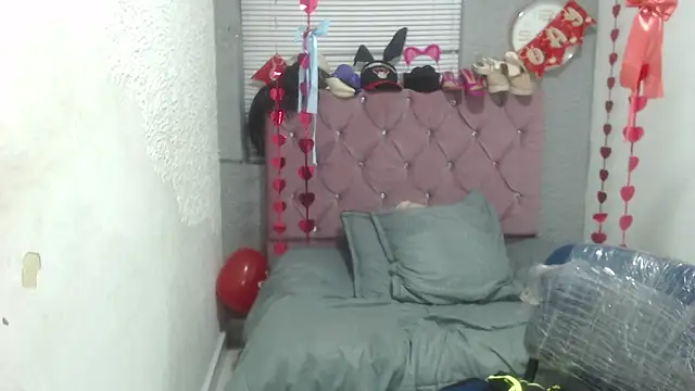 Snapshot of vainillaplaypussy chatting on March 17, 2025, 12:25 pm vainillaplaypussy online show from March 17, 2025, 12:25 pm