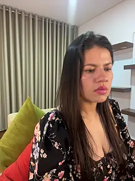 Snapshot of Alice_Biel chatting on February 17, 2025, 12:32 am Alice Biel online show from February 17, 2025, 12:32 am