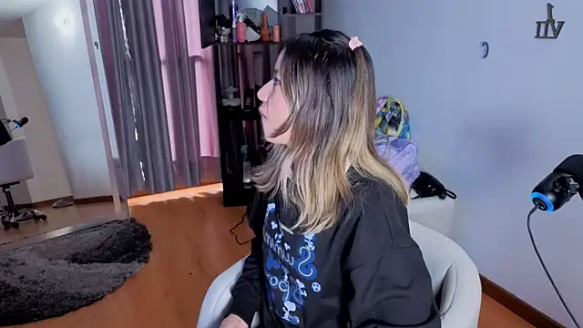 Snapshot of sexfire_lalita chatting on April 23, 2026, 3:24 pm sexfire lalita online show from April 23, 2026, 3:24 pm