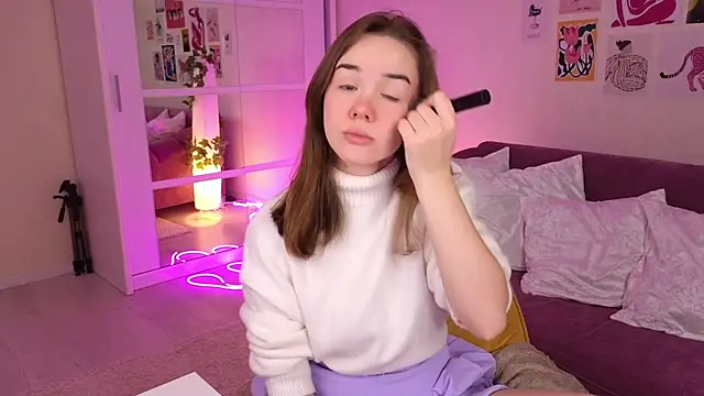 LindaRobertz online show from March 11, 2025, 5:57 am