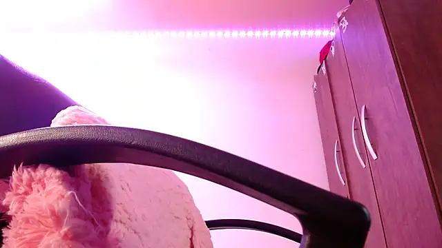 Snapshot of Miia-fox chatting on January 20, 2025, 2:57 pm Miia-fox online show from January 20, 2025, 2:57 pm