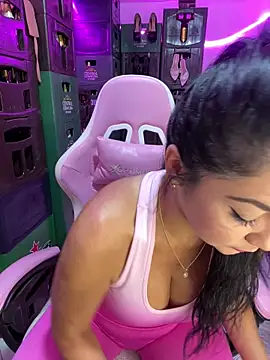 Hot beauty   online show from September 12, 2025, 3:06 am