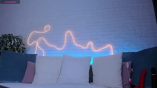 rossy babe  online show from March 3, 2025, 3:16 am