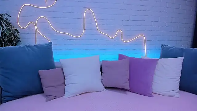 rossy babe  online show from September 22, 2025, 12:16 am