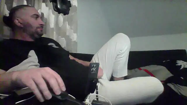 NewyorkDimi online show from February 13, 2026, 4:01 am