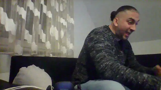 Snapshot of NewyorkDimi chatting on March 6, 2025, 12:10 am NewyorkDimi online show from March 6, 2025, 12:10 am