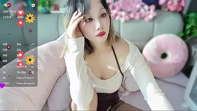 Snapshot of Xiaoyu-G chatting on November 27, 2025, 1:28 am Xiaoyu-G online show from November 27, 2025, 1:28 am