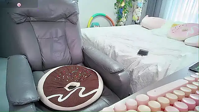 Snapshot of Xiaoyu-G chatting on October 16, 2025, 12:52 am Xiaoyu-G online show from October 16, 2025, 12:52 am