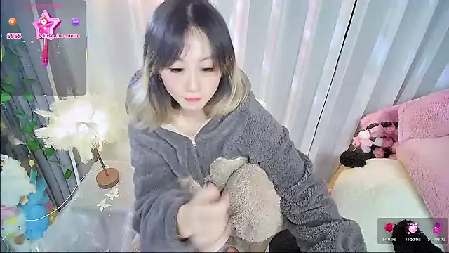 Snapshot of Xiaoyu-G chatting on December 18, 2025, 1:26 pm Xiaoyu-G online show from December 18, 2025, 1:26 pm