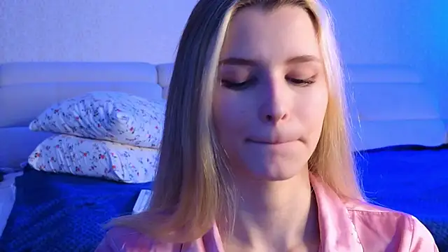 Snapshot of elsa_limerence chatting on January 11, 2025, 6:24 am elsa limerence online show from January 11, 2025, 6:24 am