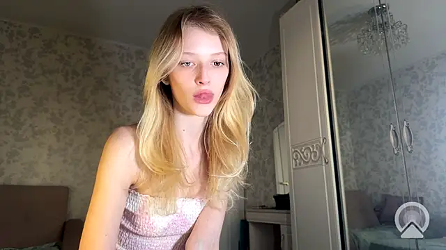 Evvie Summn1 online show from September 8, 2025, 3:00 pm