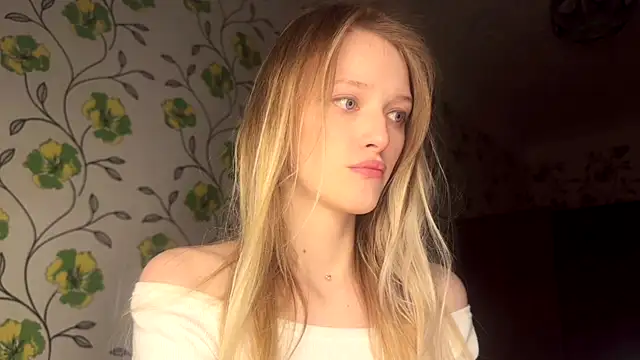 Snapshot of Evvie_Summn1 chatting on May 4, 2026, 4:10 pm Evvie Summn1 online show from May 4, 2026, 4:10 pm