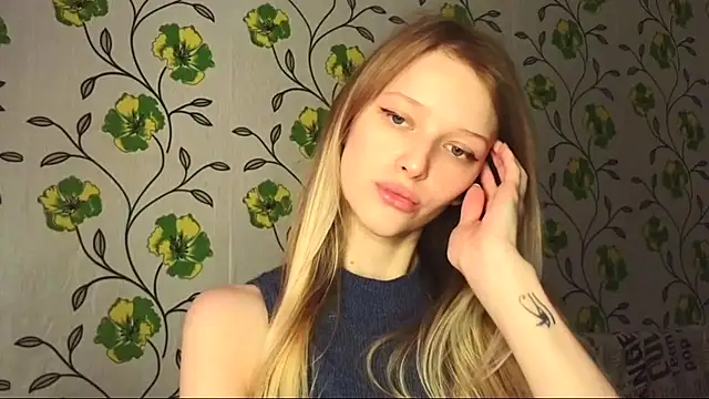 Snapshot of Evvie_Summn1 chatting on May 8, 2026, 7:23 am Evvie Summn1 online show from May 8, 2026, 7:23 am