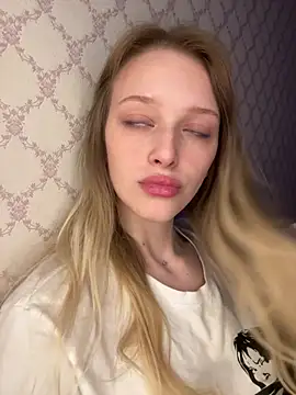 Snapshot of Evvie_Summn1 chatting on April 28, 2026, 3:05 pm Evvie Summn1 online show from April 28, 2026, 3:05 pm