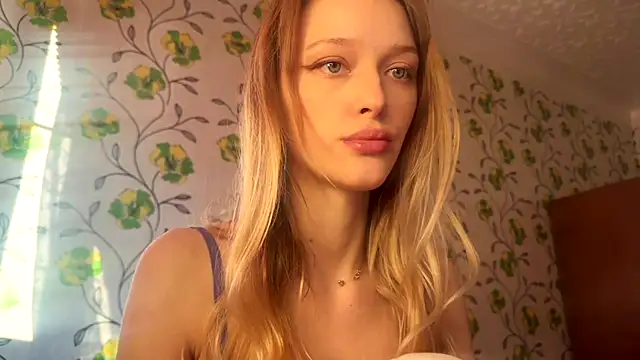 Snapshot of Evvie_Summn1 chatting on May 5, 2026, 3:04 pm Evvie Summn1 online show from May 5, 2026, 3:04 pm