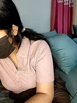 Snapshot of Kritika_Hotty chatting on March 7, 2025, 11:51 am Kritika Hotty online show from March 7, 2025, 11:51 am