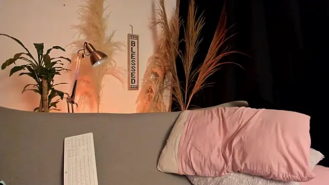 Snapshot of Serenity_Day chatting on March 2, 2026, 2:01 am Serenity Day online show from March 2, 2026, 2:01 am