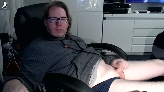 VSteph online show from November 11, 2025, 10:58 pm