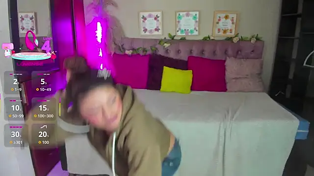 Lia Keen online show from November 27, 2025, 7:36 pm