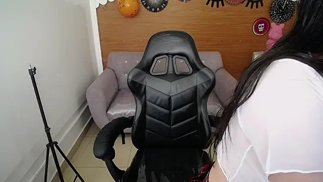 Chinatsu t online show from October 27, 2025, 12:50 pm