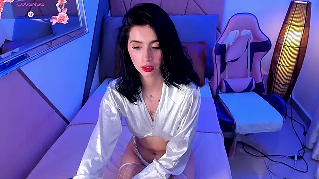 Snapshot of ssofia_25 chatting on December 3, 2024, 10:12 pm ssofia 25 online show from December 3, 2024, 10:12 pm