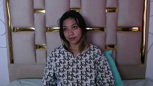 nina carther online show from October 12, 2025, 11:11 am