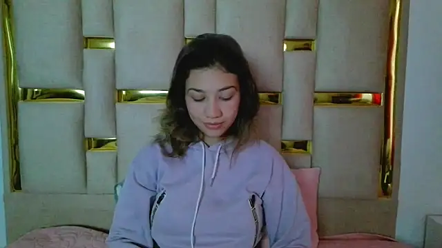 nina carther online show from December 5, 2025, 11:09 am