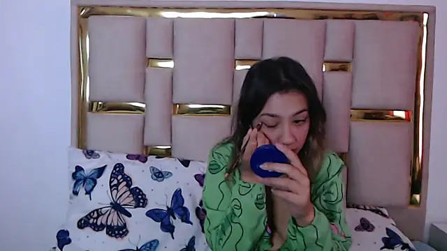 nina carther online show from November 11, 2025, 11:16 am