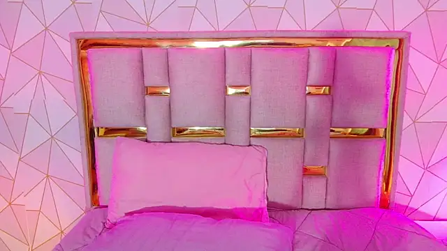 nina carther online show from April 18, 2026, 12:51 pm