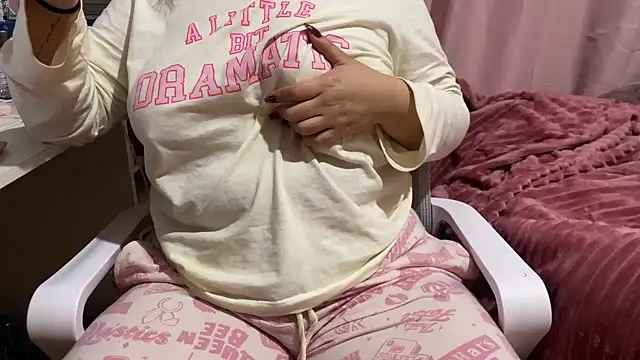 hannahcdmx online show from November 8, 2025, 9:40 pm