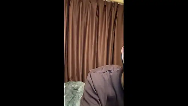 Snapshot of UKI06 chatting on April 14, 2026, 2:33 pm UKI06 online show from April 14, 2026, 2:33 pm