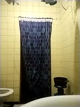 Snapshot of Polygamist chatting on October 9, 2025, 5:24 pm Polygamist online show from October 9, 2025, 5:24 pm