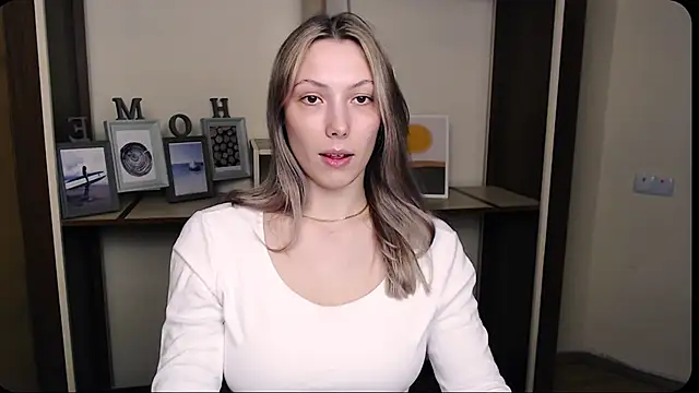 VanessaMay  online show from March 29, 2026, 4:41 pm