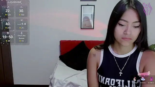 NatalyEscobar lx online show from November 15, 2025, 1:04 pm