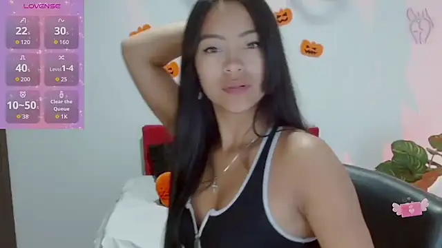 NatalyEscobar lx online show from October 14, 2025, 12:28 pm