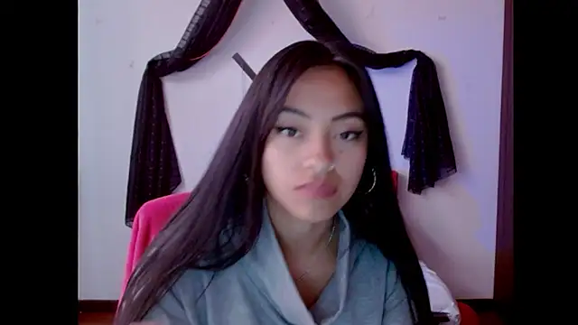 NatalyEscobar lx online show from March 11, 2025, 3:23 pm