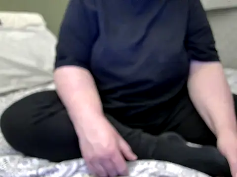 MarthaBriest online show from May 10, 2026, 3:32 am