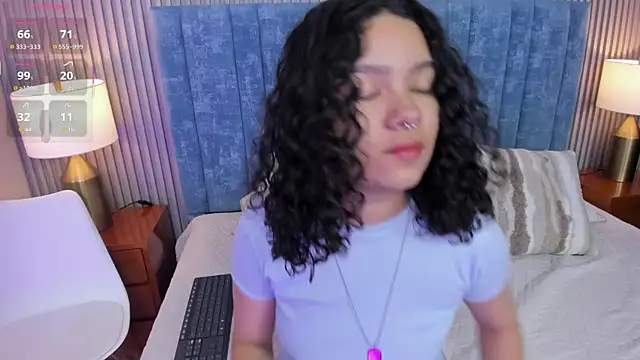 pretty sunlight  online show from December 19, 2025, 1:42 am