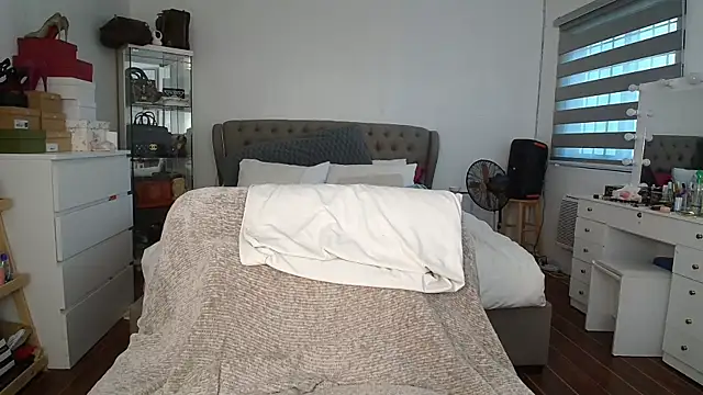 aya saki online show from April 2, 2026, 7:37 am