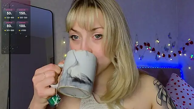 Snapshot of lavenderluxe chatting on March 1, 2025, 1:07 pm lavenderluxe online show from March 1, 2025, 1:07 pm