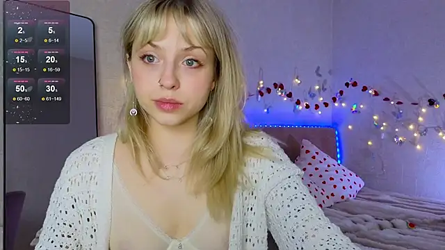 Snapshot of lavenderluxe chatting on February 24, 2025, 2:15 pm lavenderluxe online show from February 24, 2025, 2:15 pm
